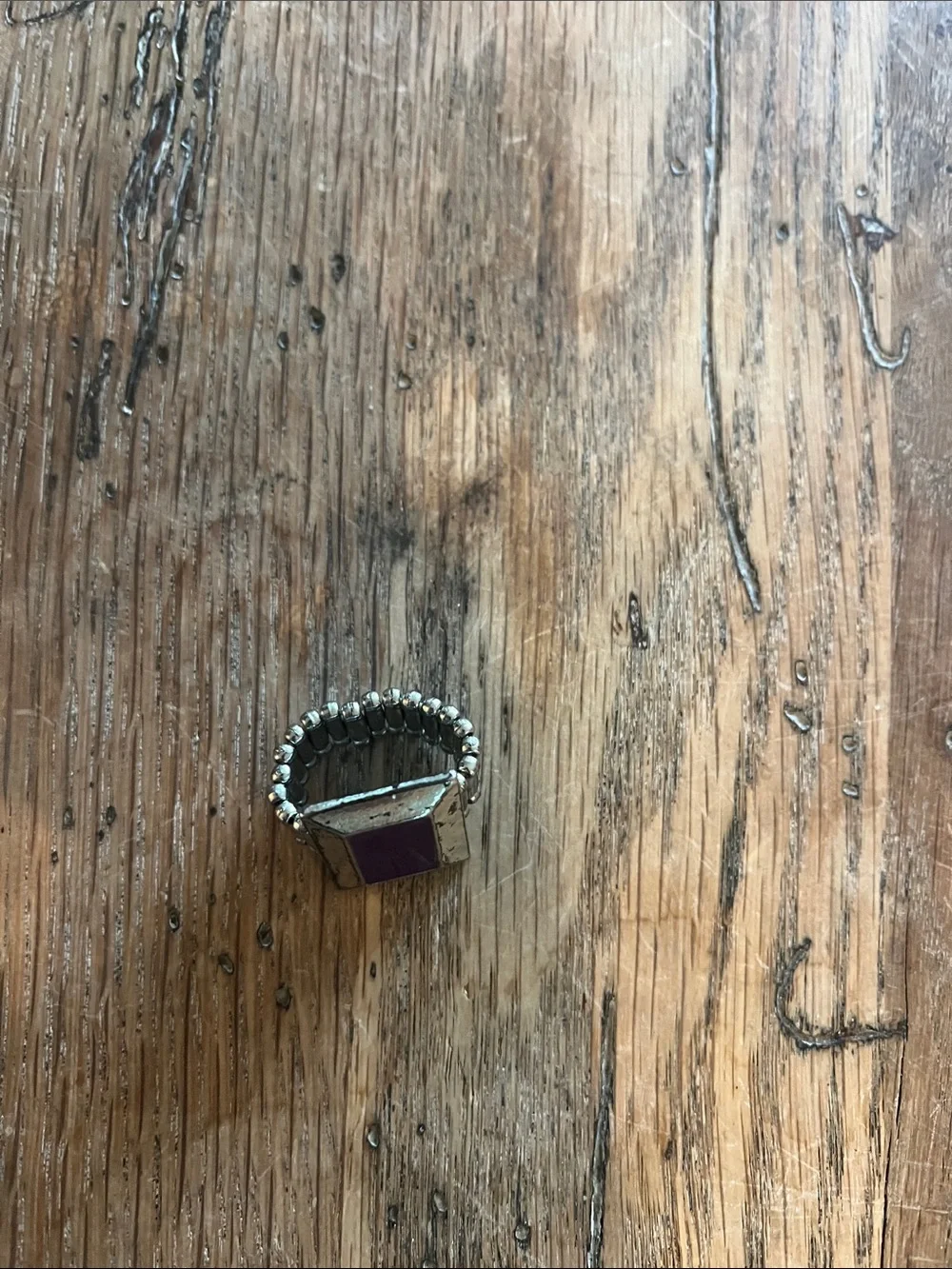 Silver Stretch Band Ring with Purple vVintage Square Face